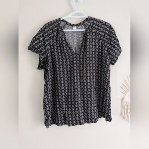 Old Navy Monochrome Print Blouse
